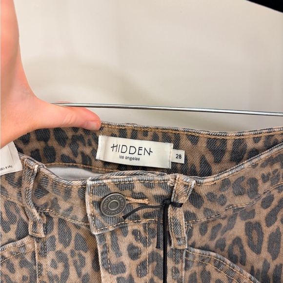 NWT Hidden “Happi” leopard wide leg jeans from Buckle - Picture 7 of 10